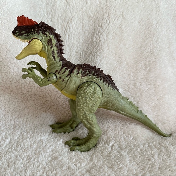 Jurassic World: Dominion Massive Action Yangchuanosaurus Figure Dinosaur Toy - Picture 1 of 7